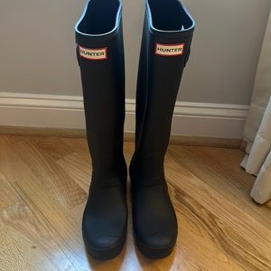 SOLD Brand New HUNTER Women’s Original Tall Rain Boots in Black; Size 8